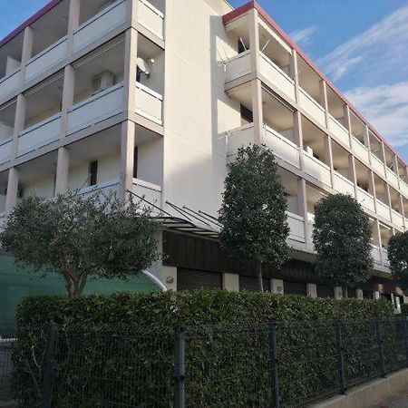 Condominio Quadrangolo-Gemini Бибионе Экстерьер фото