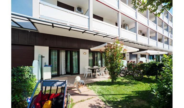 Condominio Quadrangolo-Gemini Бибионе Экстерьер фото